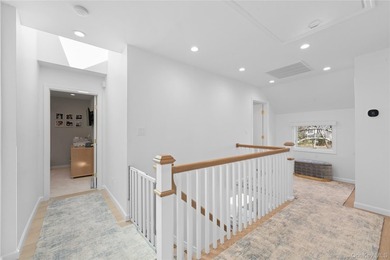 Welcome to 930 Smith Lane in the VILLAGE OF HEWLETT NECK, a - photo 27