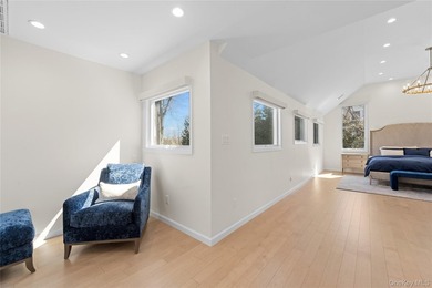 Welcome to 930 Smith Lane in the VILLAGE OF HEWLETT NECK, a - photo 31