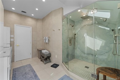 Welcome to 930 Smith Lane in the VILLAGE OF HEWLETT NECK, a - photo 33