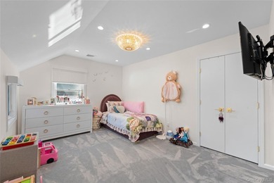 Welcome to 930 Smith Lane in the VILLAGE OF HEWLETT NECK, a - photo 36