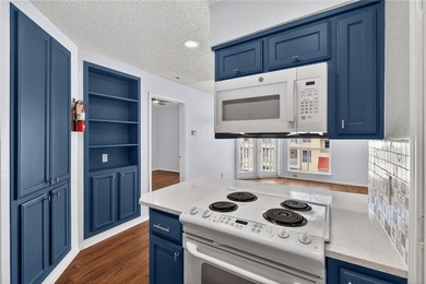 Charming and super clean 1-bedroom, 3rd-floor condo at Beach - photo 10