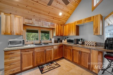 Fractional Lakefront 5-bed, 5 bath home with two additional bed - photo 40