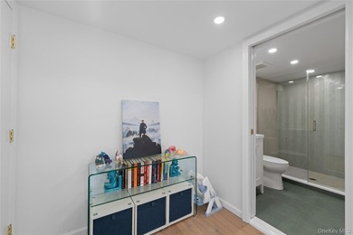 Welcome to 930 Smith Lane in the VILLAGE OF HEWLETT NECK, a - photo 40