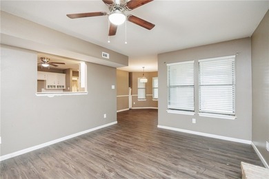 SPACIOUS 2,700+ SQFT HOME ON OVERSIZED LOT WITH LARGE DRIVEWAY - photo 3
