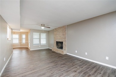 SPACIOUS 2,700+ SQFT HOME ON OVERSIZED LOT WITH LARGE DRIVEWAY - photo 6