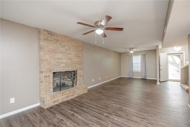 SPACIOUS 2,700+ SQFT HOME ON OVERSIZED LOT WITH LARGE DRIVEWAY - photo 7