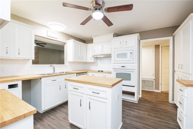SPACIOUS 2,700+ SQFT HOME ON OVERSIZED LOT WITH LARGE DRIVEWAY - photo 9