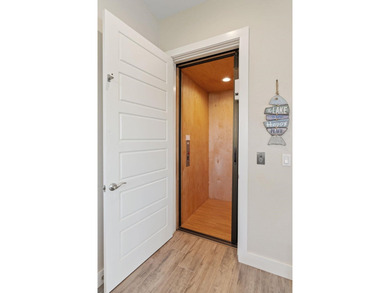 Luxury lakefront living in the gated Waterside community on Lake - photo 6