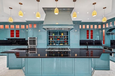 Welcome to an artfully designed luxury residence at 720 N Ocean - photo 22