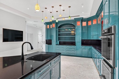 Welcome to an artfully designed luxury residence at 720 N Ocean - photo 26