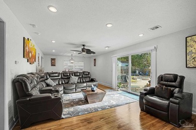 Spacious 5-6 Bedroom Pool Home with Office & Private Tropical - photo 22