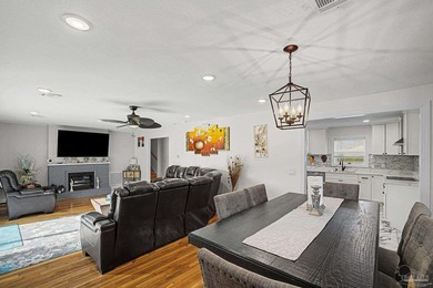 Spacious 5-6 Bedroom Pool Home with Office & Private Tropical - photo 24
