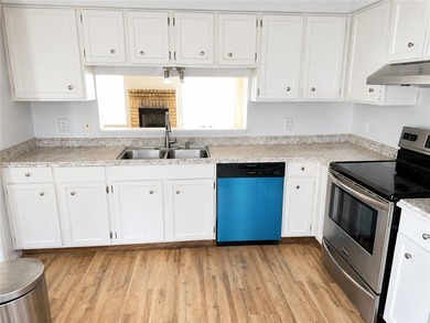 Lowest priced townhome in the area. This two-story townhome has - photo 6