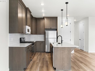 Coastal design, modern finishes, and versatile investment - photo 5