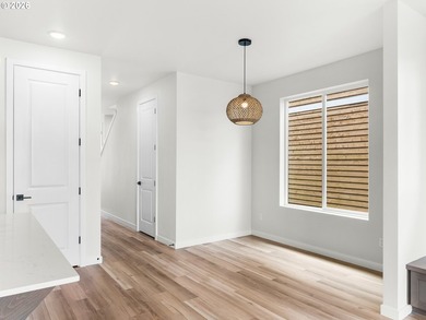 Coastal design, modern finishes, and versatile investment - photo 6