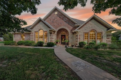 (private lake, pond, creek) Home For Sale in Lindsay Texas
