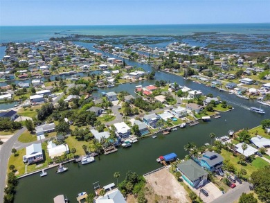 Welcome to your waterfront life; this spectacular 3 bedroom, 2 - photo 5