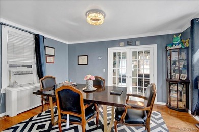 Detached, charming, and meticulously maintained single-family - photo 6