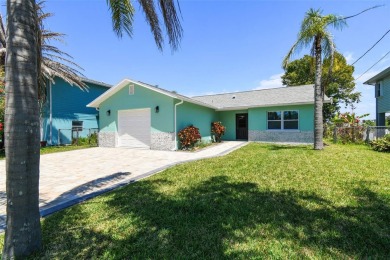 Welcome to your waterfront life; this spectacular 3 bedroom, 2 - photo 7