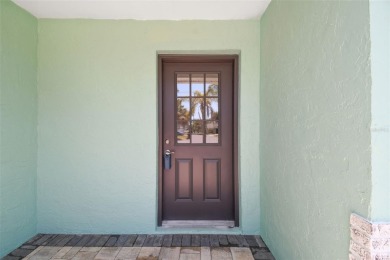 Welcome to your waterfront life; this spectacular 3 bedroom, 2 - photo 9