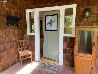 Beautiful brown-shingle Craftsman home (1957 Sq Ft) with - photo 6