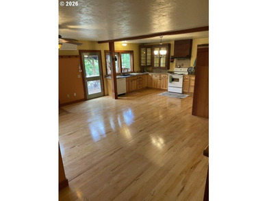 Beautiful brown-shingle Craftsman home (1957 Sq Ft) with - photo 9