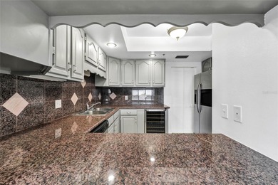 We are pleased to present this exclusive and elegant condominium - photo 9