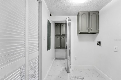 We are pleased to present this exclusive and elegant condominium - photo 10