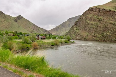 This panoramic 1400 acre ranch is located just outside the - photo 11