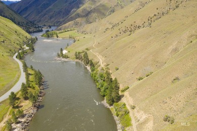 This panoramic 1400 acre ranch is located just outside the - photo 12