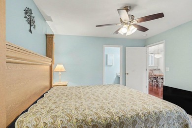 This beautifully maintained second-floor 2-bedroom, 2-bath condo - photo 13