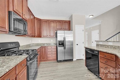 This beautifully maintained 3-bedroom, 2.5 bath move- in ready - photo 14