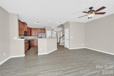 This beautifully maintained 3-bedroom, 2.5 bath move- in ready - photo 17