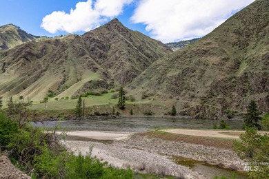 This panoramic 1400 acre ranch is located just outside the - photo 19