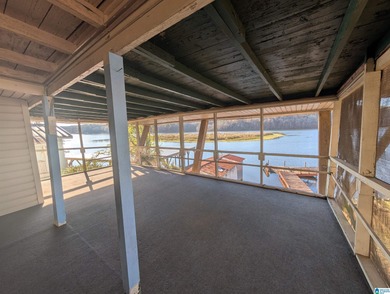 Deeded Waterfront Home - 1 bedroom 1.5 baths. 50 feet of - photo 14