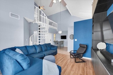 Great 2/2 corner unit condo with vaulted ceilings in a prime - photo 6