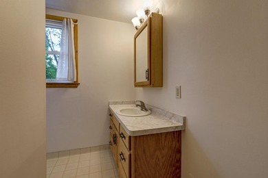 Charming Cape Cod in SE Neenah! This inviting 4-bedroom - photo 27
