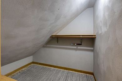 Charming Cape Cod in SE Neenah! This inviting 4-bedroom - photo 38