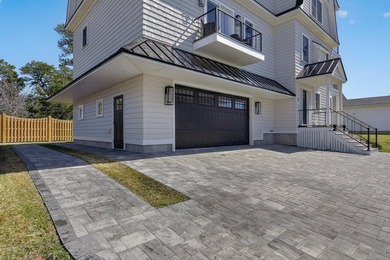 Set within an intimate four-home coastal enclave near the - photo 39