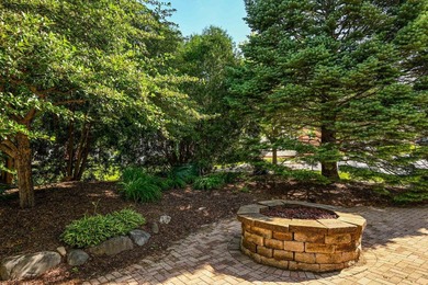 Sophisticated design and effortless living come together in this - photo 42
