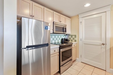 Perched on the 6th floor, this versatile condo features 2 - photo 7