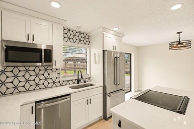 Concrete block home with 3 bedrooms, 2 bathrooms, 2 car garage - photo 3