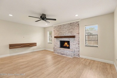 Concrete block home with 3 bedrooms, 2 bathrooms, 2 car garage - photo 8