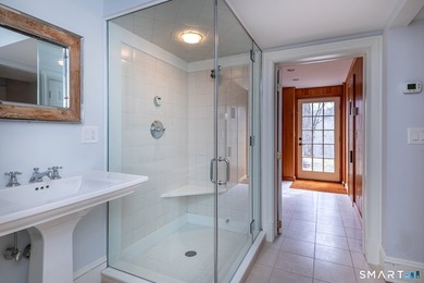 A breathtaking country estate nestled in the picturesque town of - photo 16