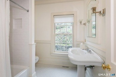 A breathtaking country estate nestled in the picturesque town of - photo 21