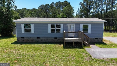 Come and check out this home minutes away from the lake at an - photo 1