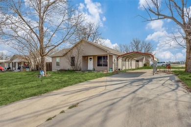 Lake Texoma Home Active Under Contract in Pottsboro Texas