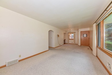 Classic Cudahy charm meets endless potential in this - photo 14