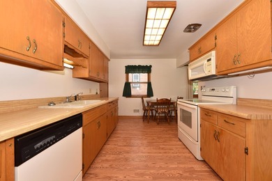 Classic Cudahy charm meets endless potential in this - photo 17