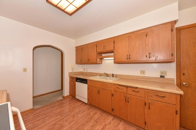 Classic Cudahy charm meets endless potential in this - photo 18